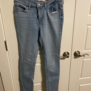 Levi’s 711 Skinny Jeans. Like New Size 28